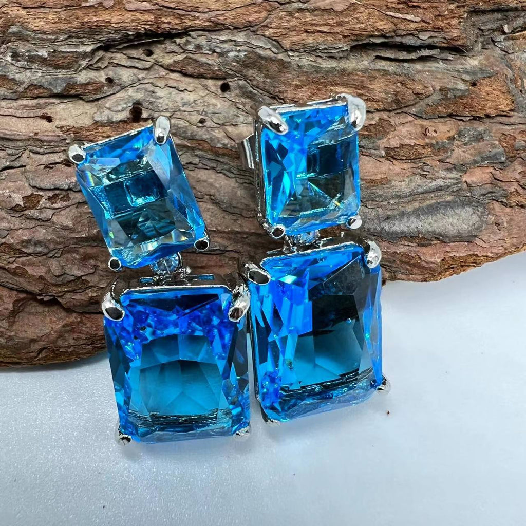 Charming Earring for Any Occasion