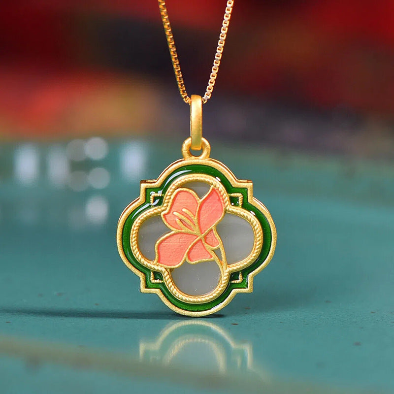 Classic Silver Necklace with Timeless Appeal