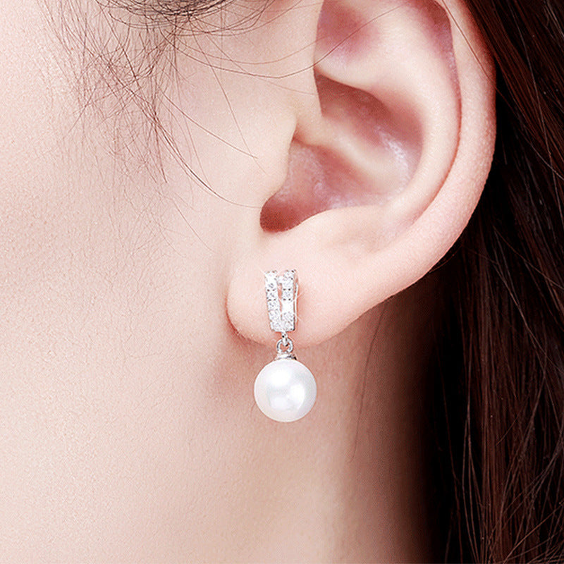 Classic Pearl Earring with Timeless Appeal