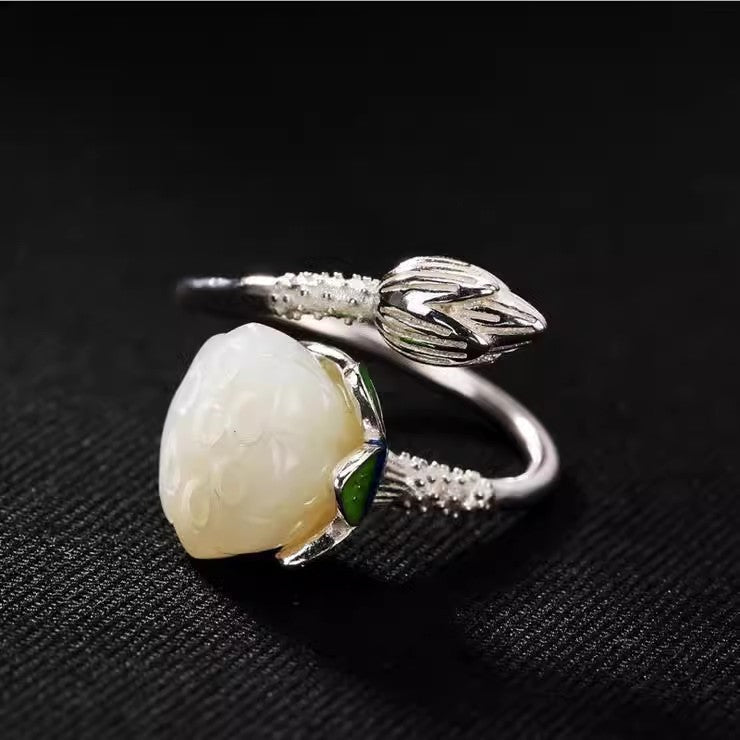 Charming Silver Ring for Any Occasion