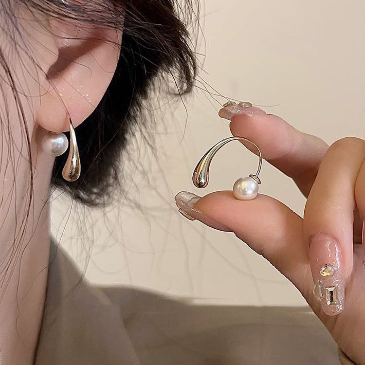 Classic Pearl Earring with Timeless Appeal