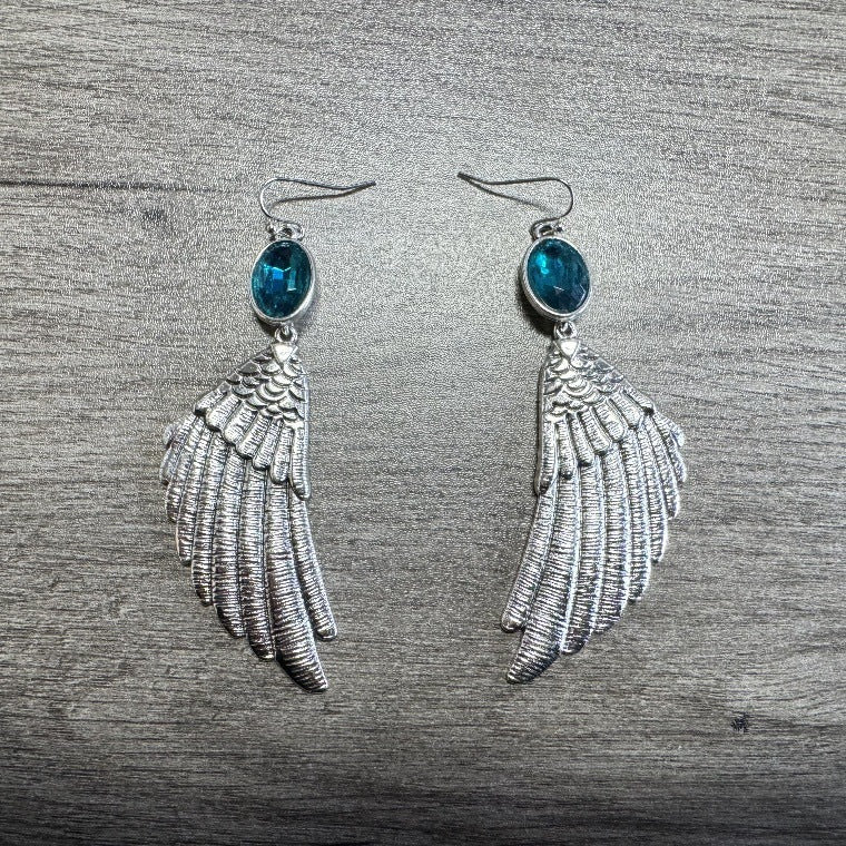Charming Silver Earring for Any Occasion