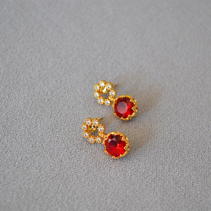 Romantic Silver Earring for Special Moments