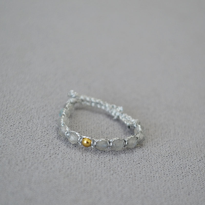 Classic Gold Bracelet with Timeless Appeal
