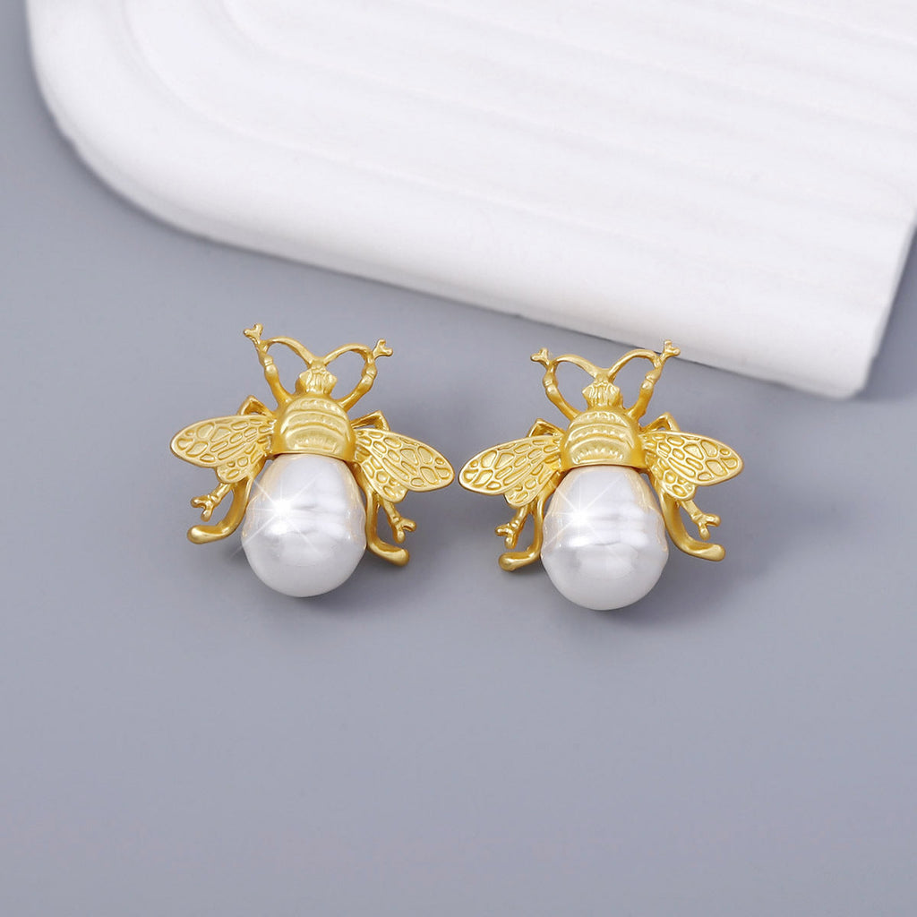 Beautiful Pearl Earring with Unique Style