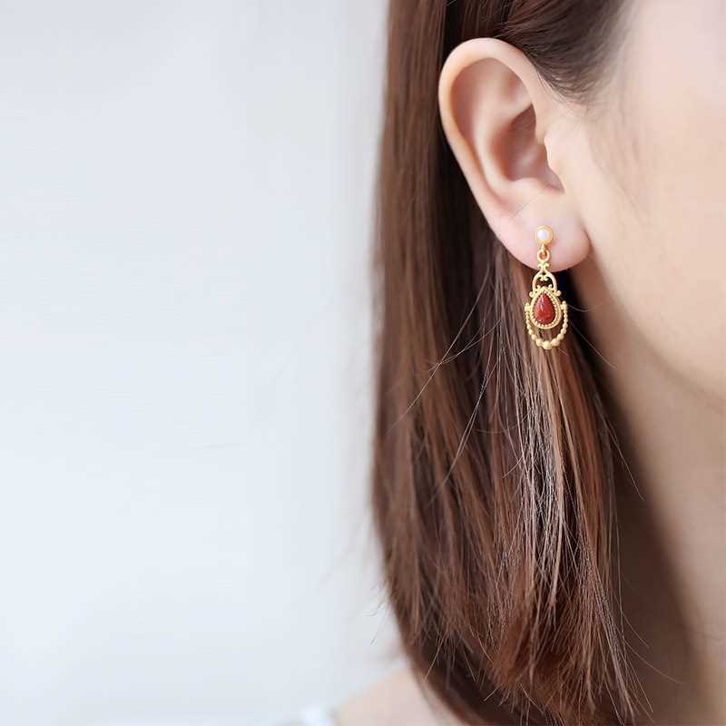 Elegant Gold Earring for Every Occasion