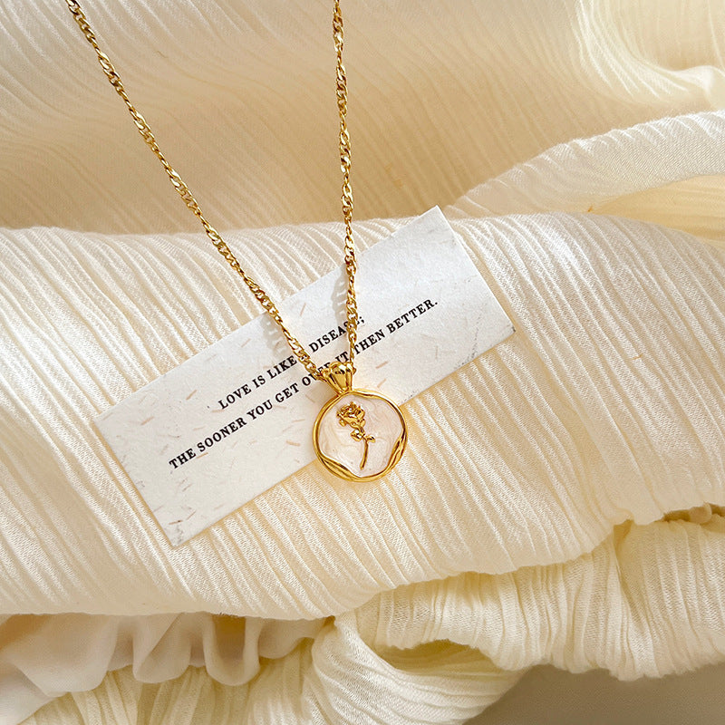 Classic Gold Necklace with Timeless Appeal