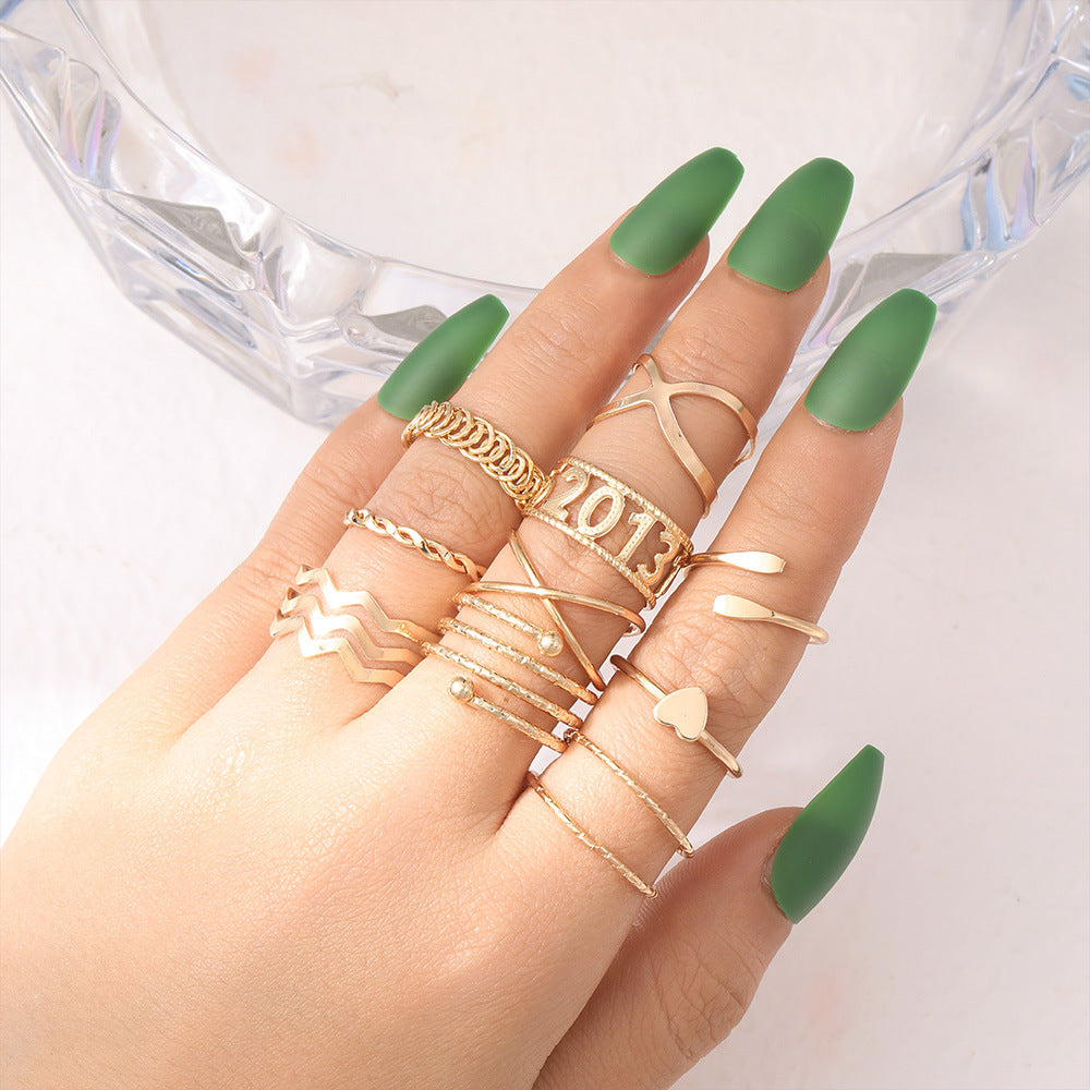 Classic Gold Ring with Timeless Appeal