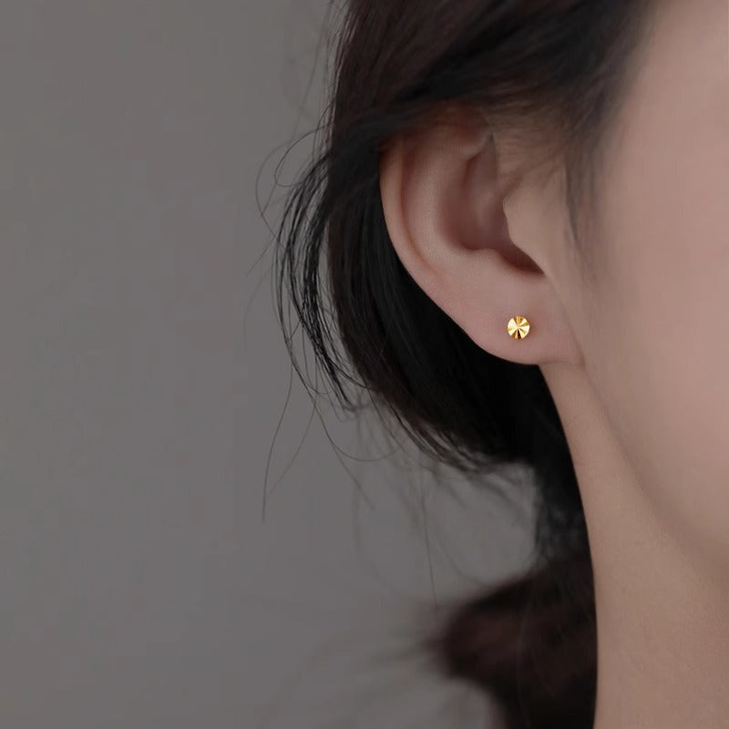 Beautiful Gold Earring with Unique Style