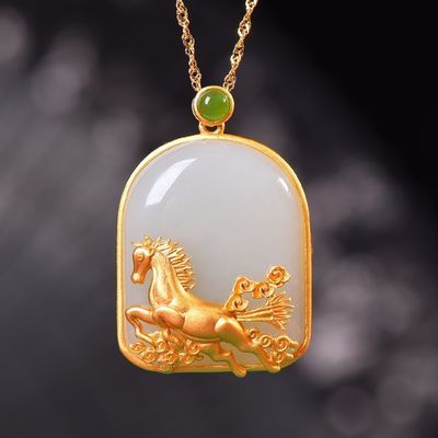 Beautiful Silver Necklace with Unique Style