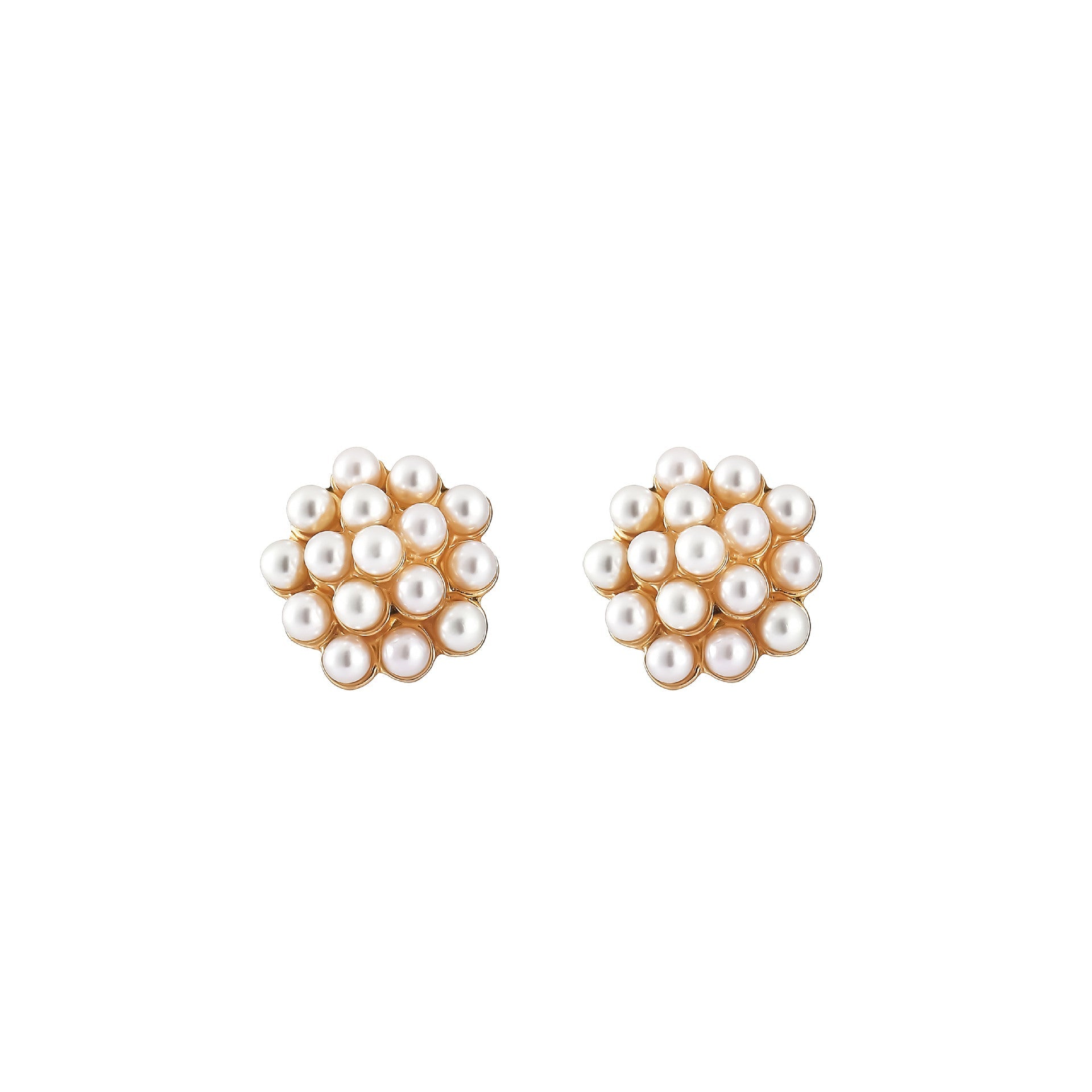 Classic Pearl Earring with Timeless Appeal