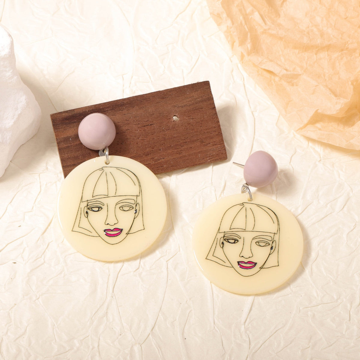 Charming Earring for Any Occasion