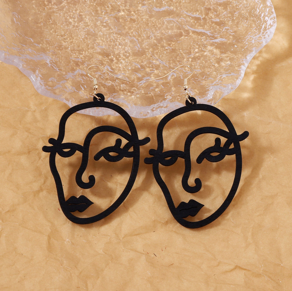 Charming Earring for Any Occasion