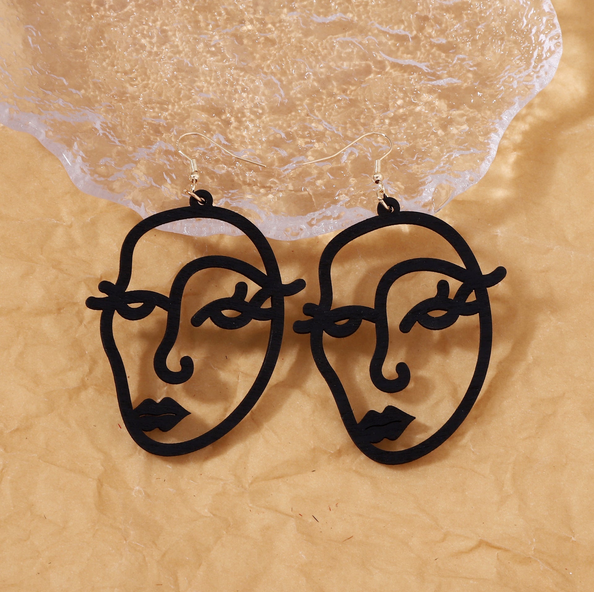 Charming Earring for Any Occasion