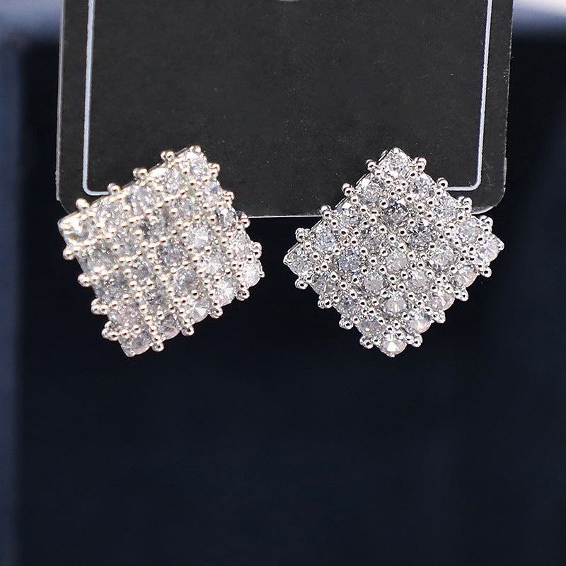 Charming Earring for Any Occasion