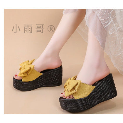 Chic Orthopedic Sandals with Unique Design