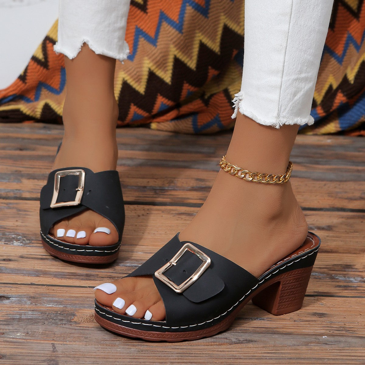 Chic Orthopedic Sandals with Unique Design
