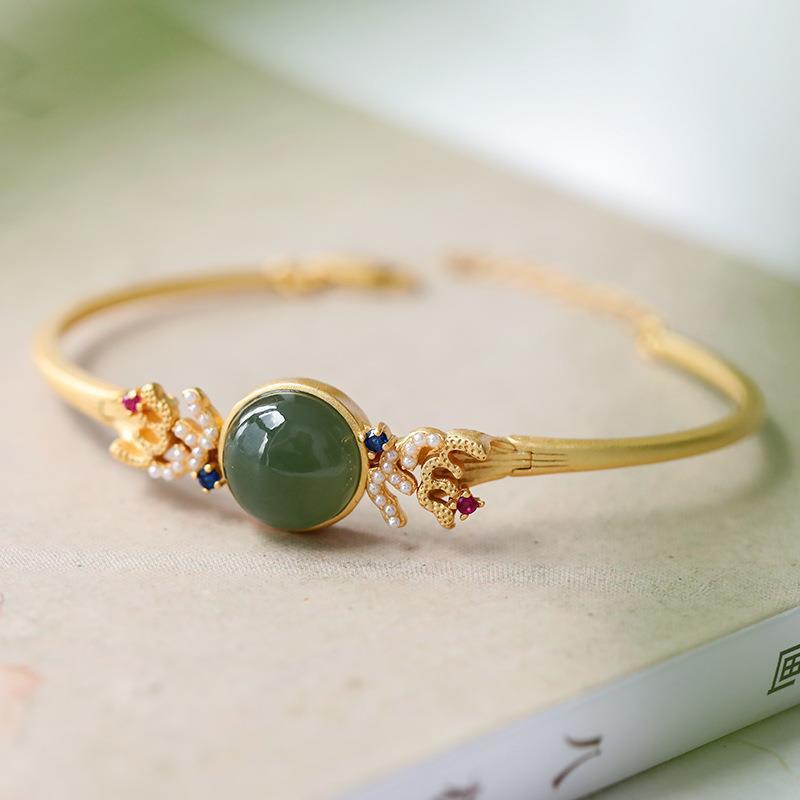 Stunning Pearl Bracelet for Daily Wear