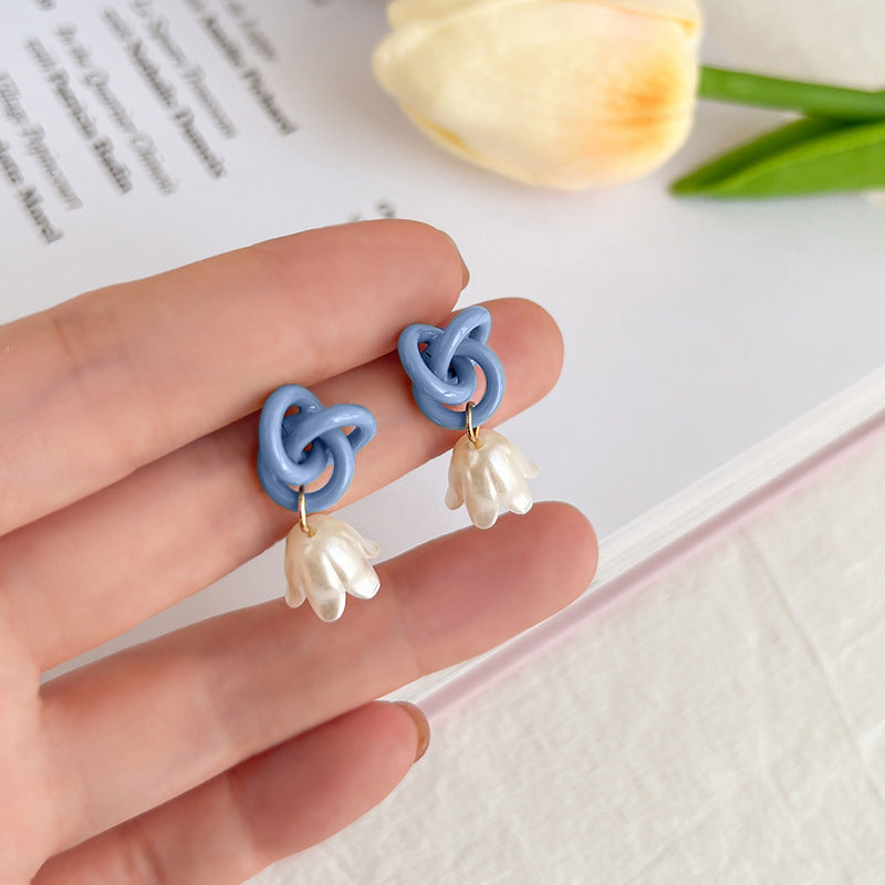 Charming Earring for Any Occasion