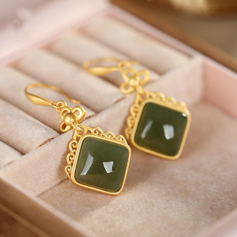 Beautiful Gold Earring with Unique Style