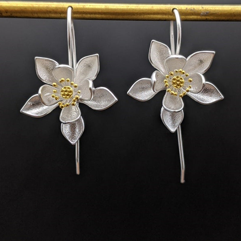 Romantic Silver Earring for Special Moments