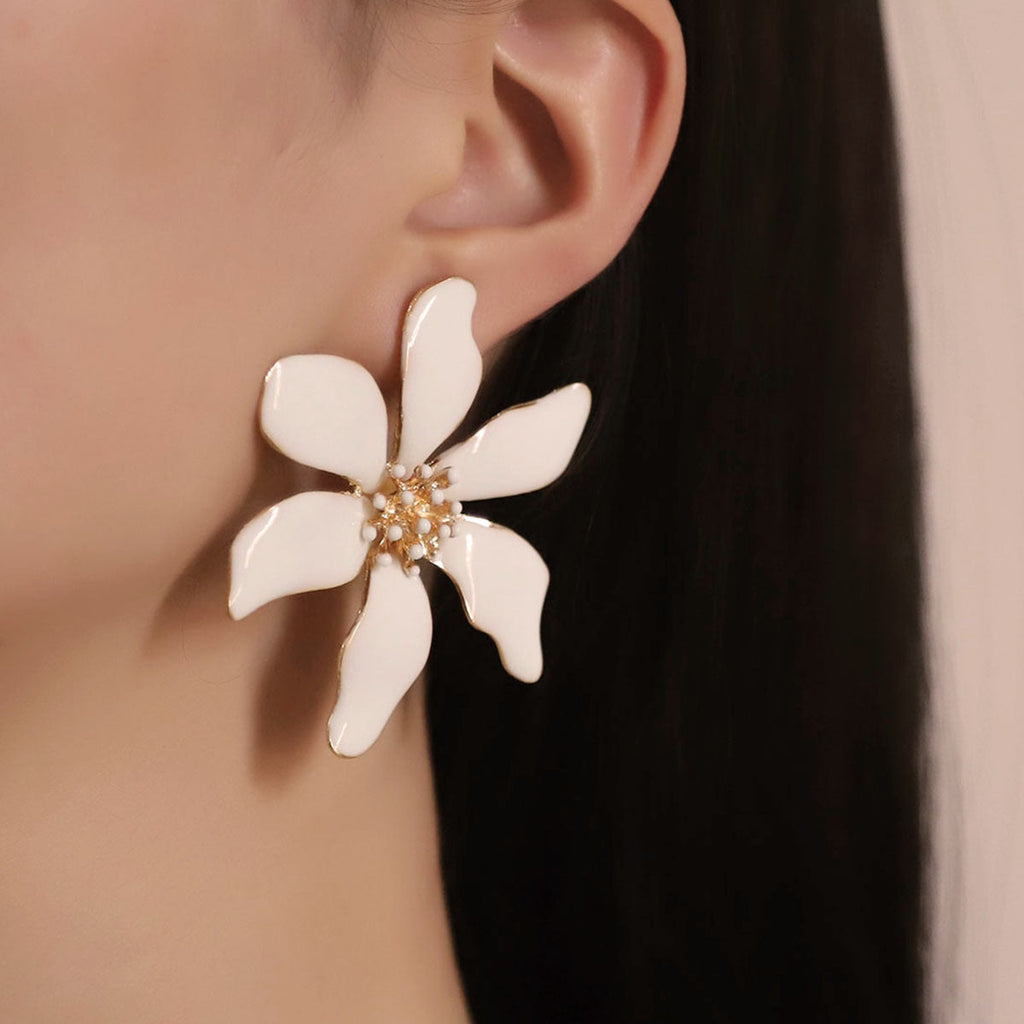 Charming Earring for Any Occasion