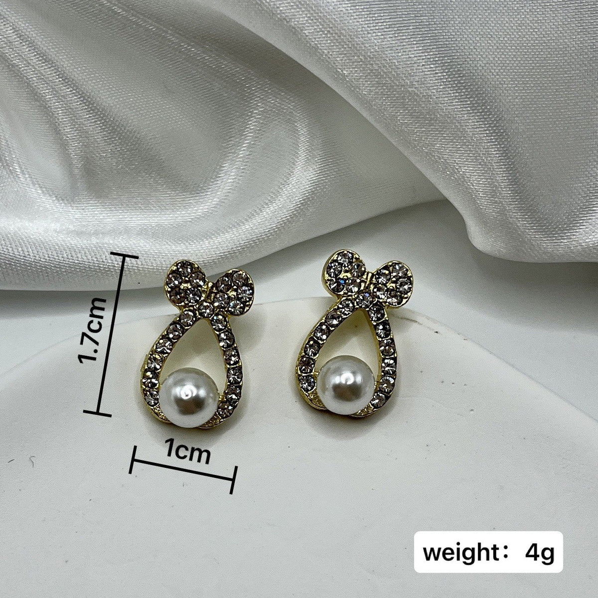 Stunning Pearl Earring for Daily Wear