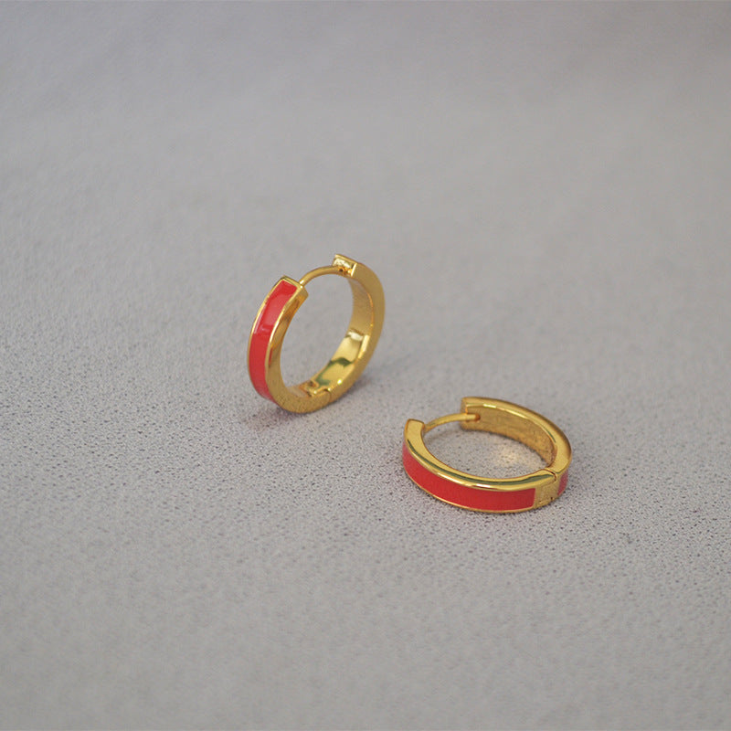 Classic Gold Earring with Timeless Appeal