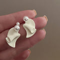 Charming Pearl Earring for Any Occasion