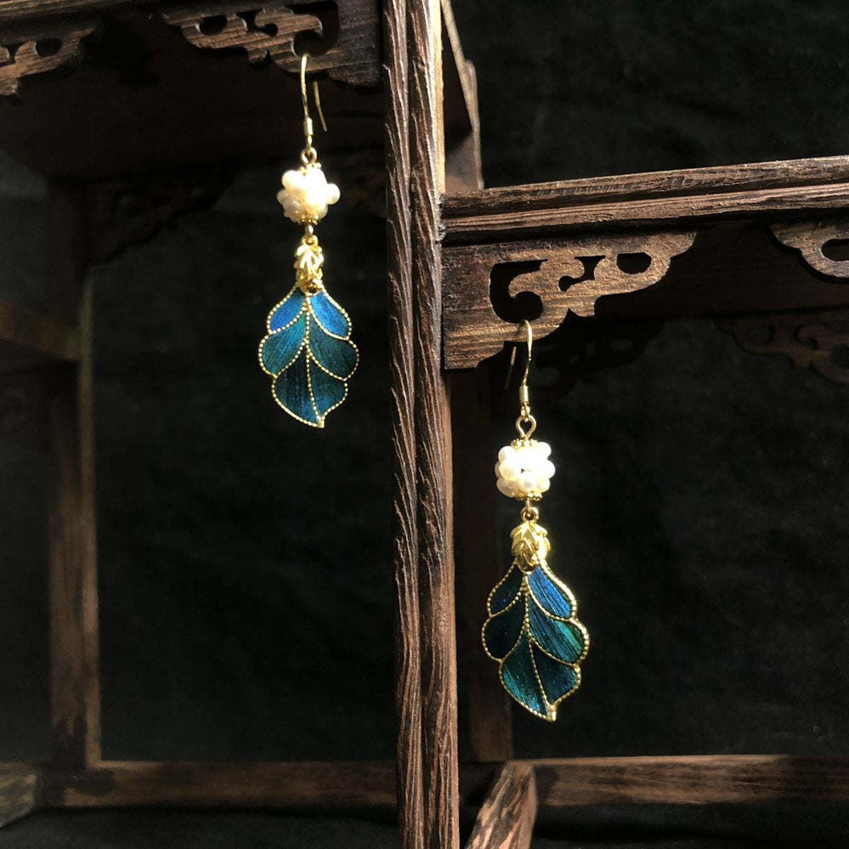 Classic Pearl Earring with Timeless Appeal