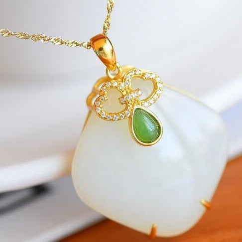 Romantic Silver Necklace for Special Moments
