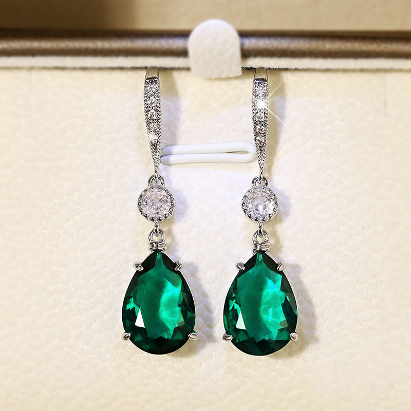 Charming Earring for Any Occasion