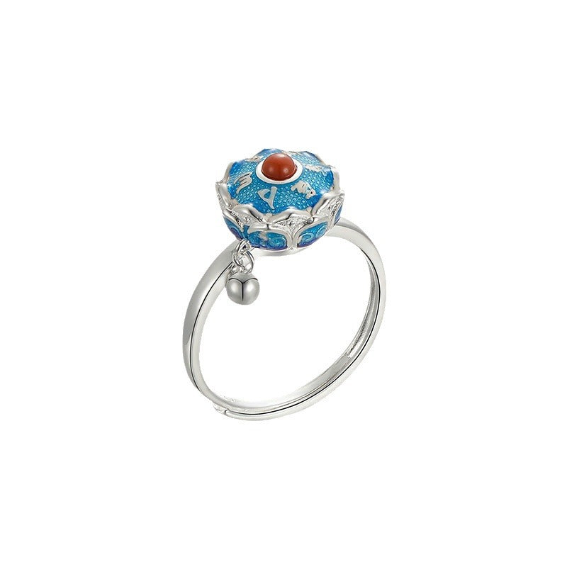 Classic Silver Ring with Timeless Appeal