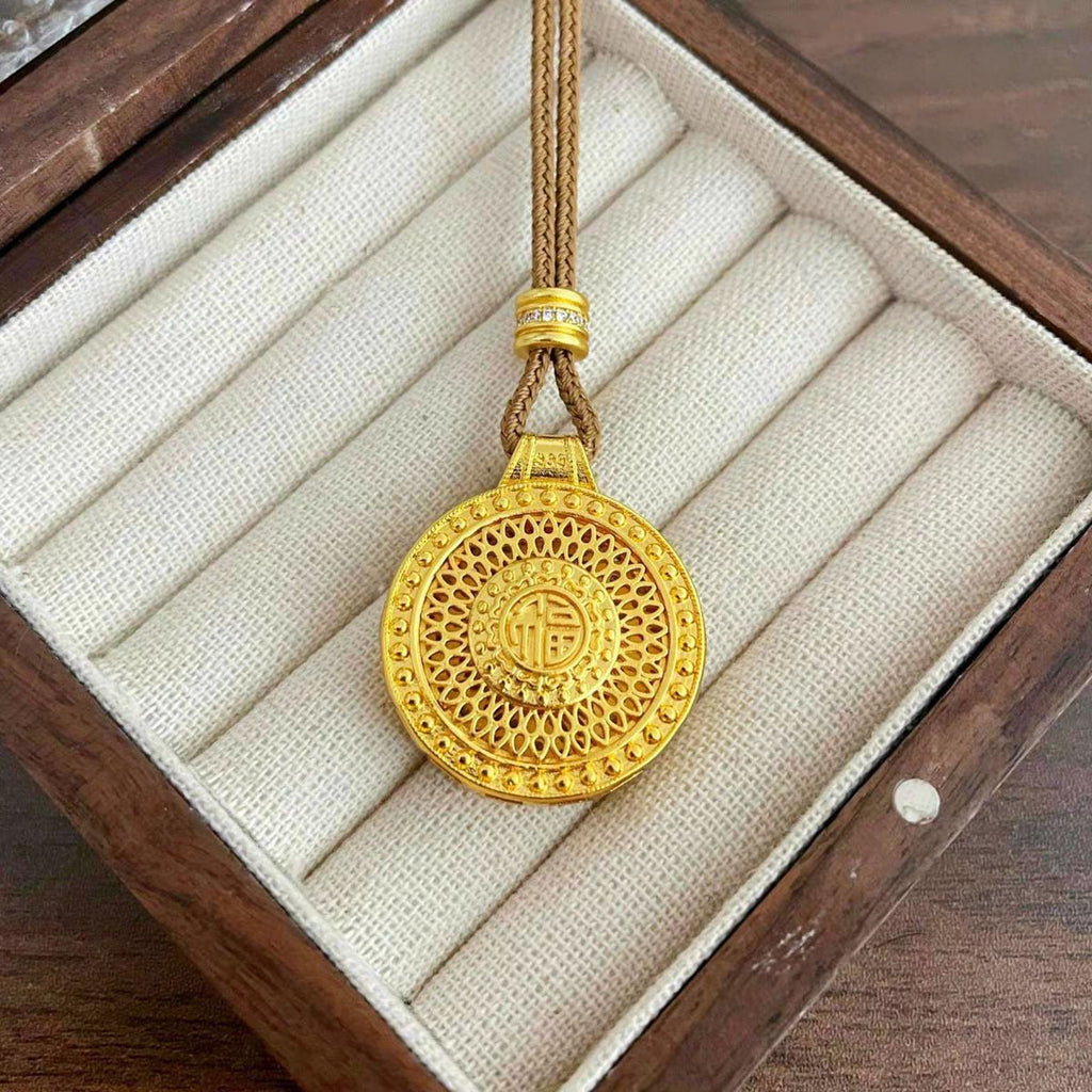 Charming Piece for Any Occasion