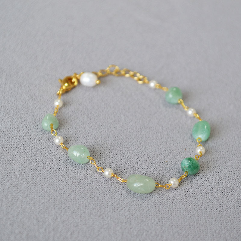 Classic Pearl Necklace with Timeless Appeal