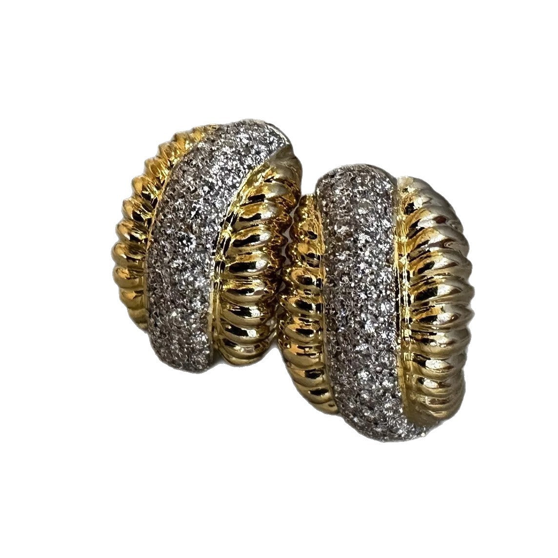 Elegant Gold Earring for Every Occasion