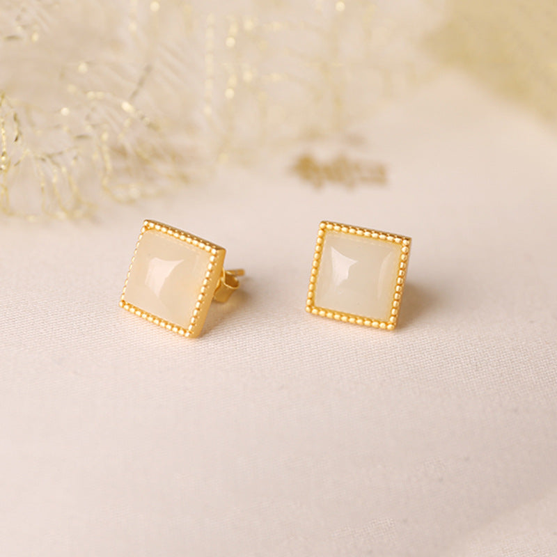 Elegant Gold Earring for Every Occasion