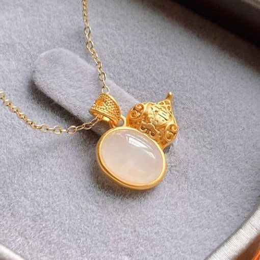 Elegant Gold Pendant for Every Occasion