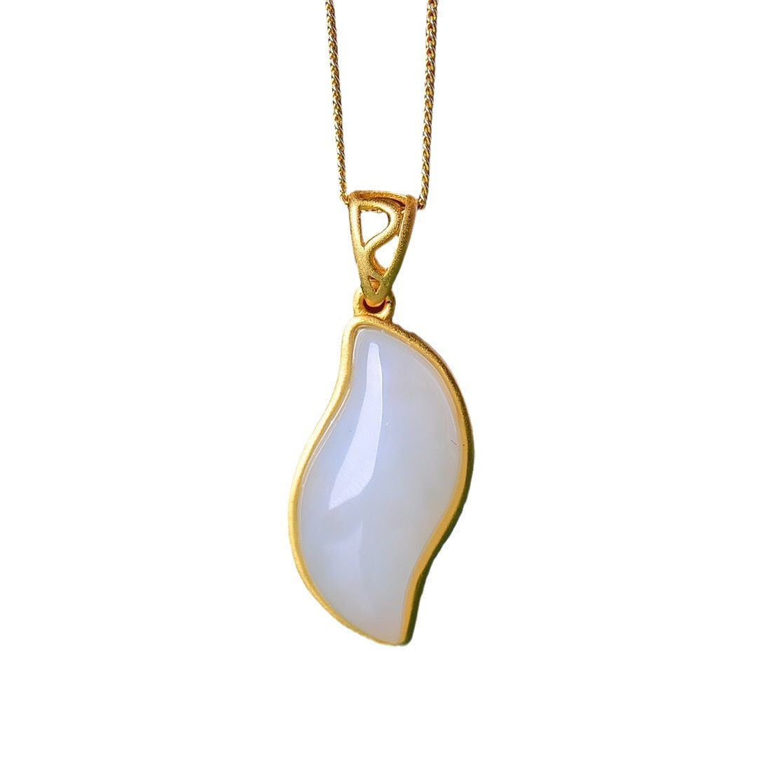 Beautiful Gold Pendant with Unique Style
