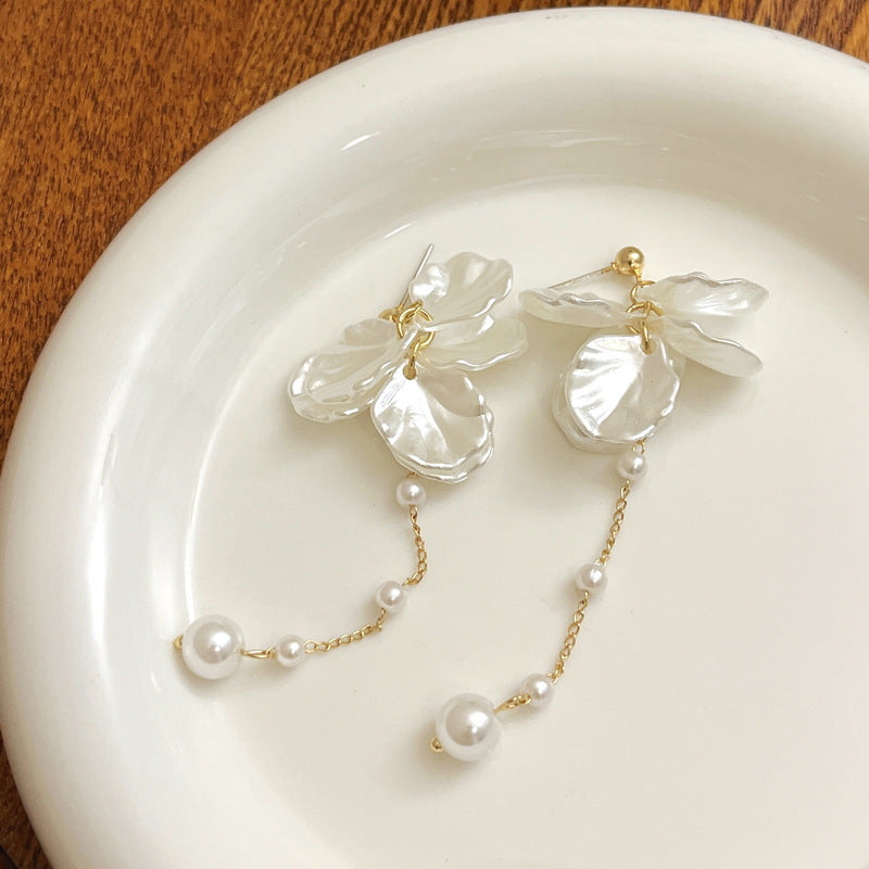Romantic Pearl Earring for Special Moments