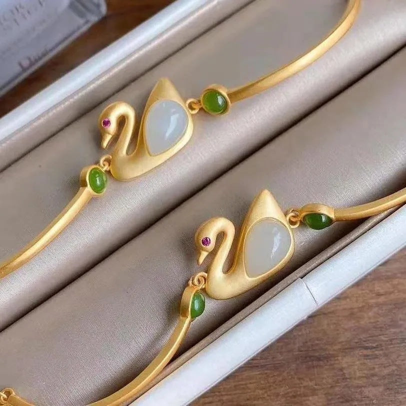 Romantic Silver Bracelet for Special Moments