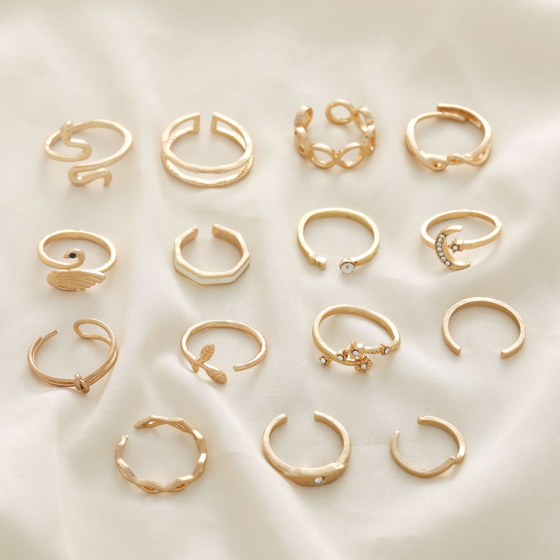 Romantic Gold Ring for Special Moments