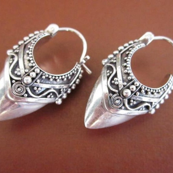 Charming Silver Earring for Any Occasion
