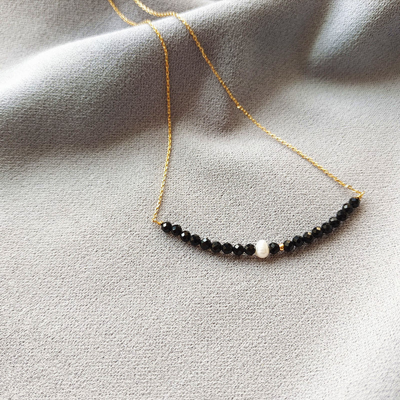 Romantic Pearl Necklace for Special Moments
