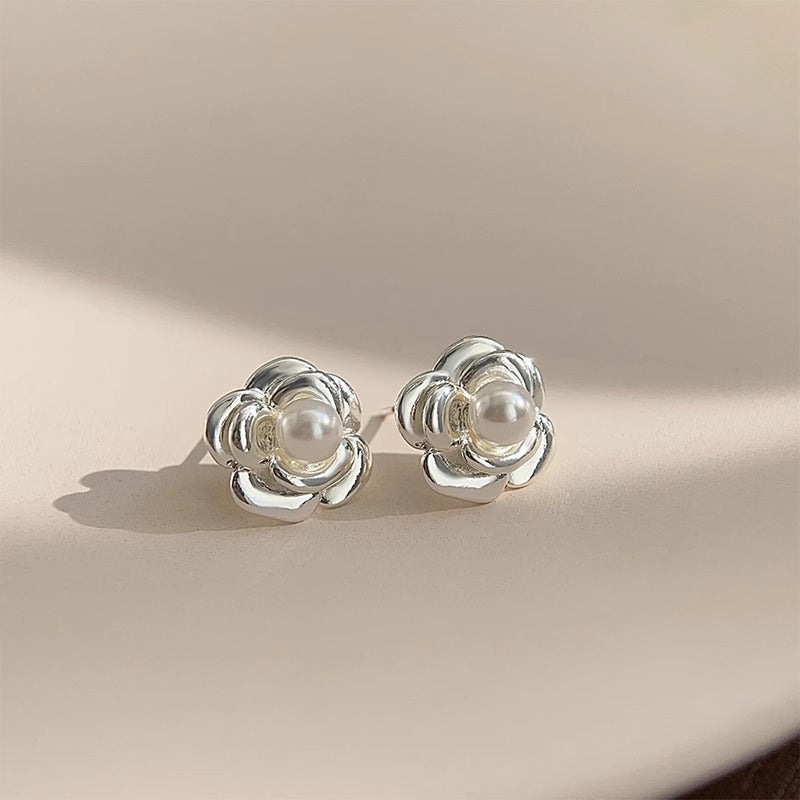 Romantic Pearl Earring for Special Moments
