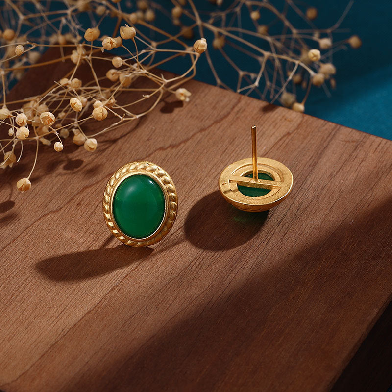 Charming Gold Earring for Any Occasion