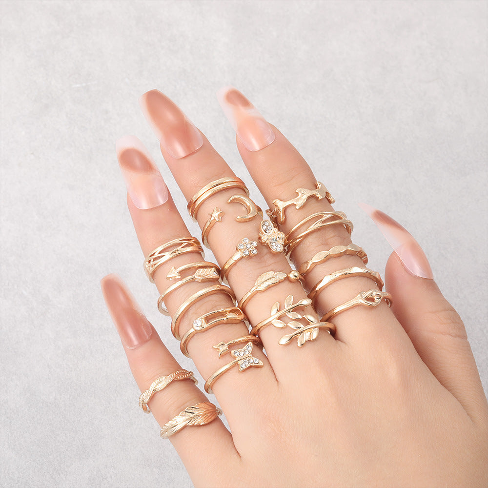 Romantic Gold Bracelet for Special Moments