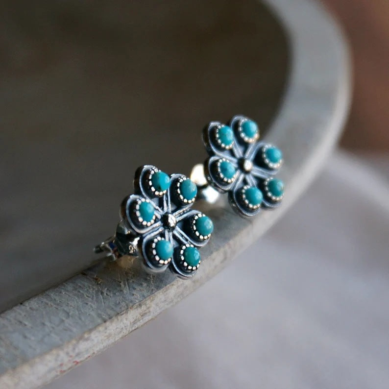 Romantic Silver Earring for Special Moments
