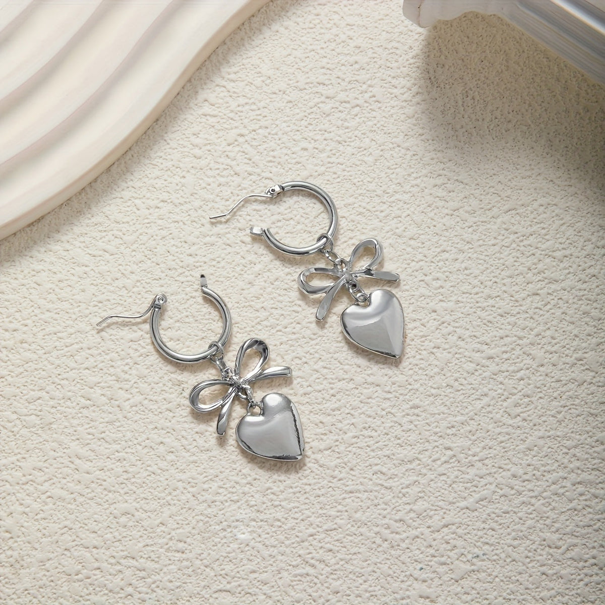 Charming Earring for Any Occasion