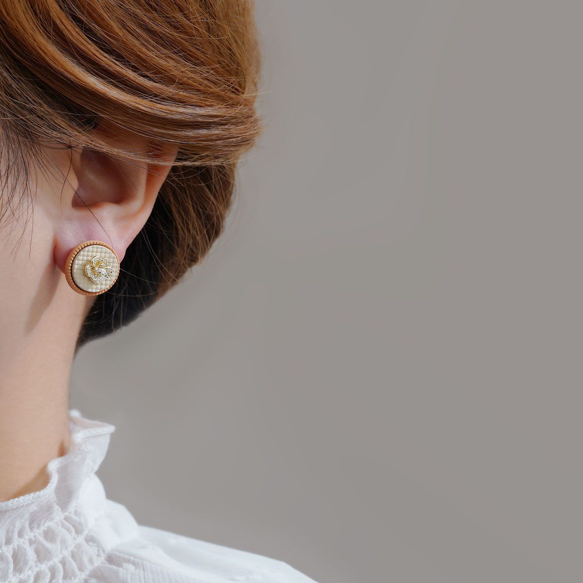 Charming Earring for Any Occasion
